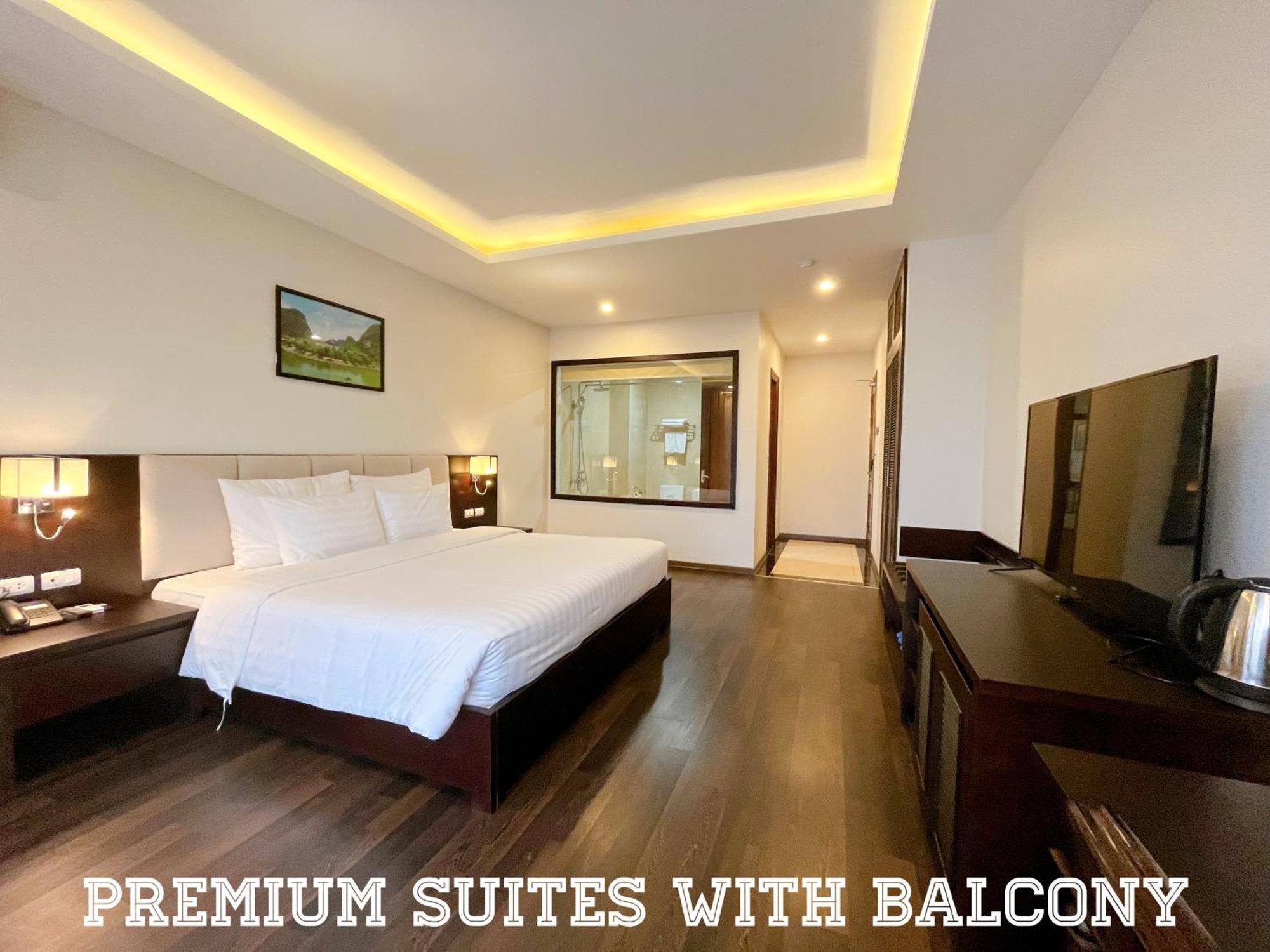 Paragon Noi Bai Hotel & Pool Hanoi Buitenkant foto