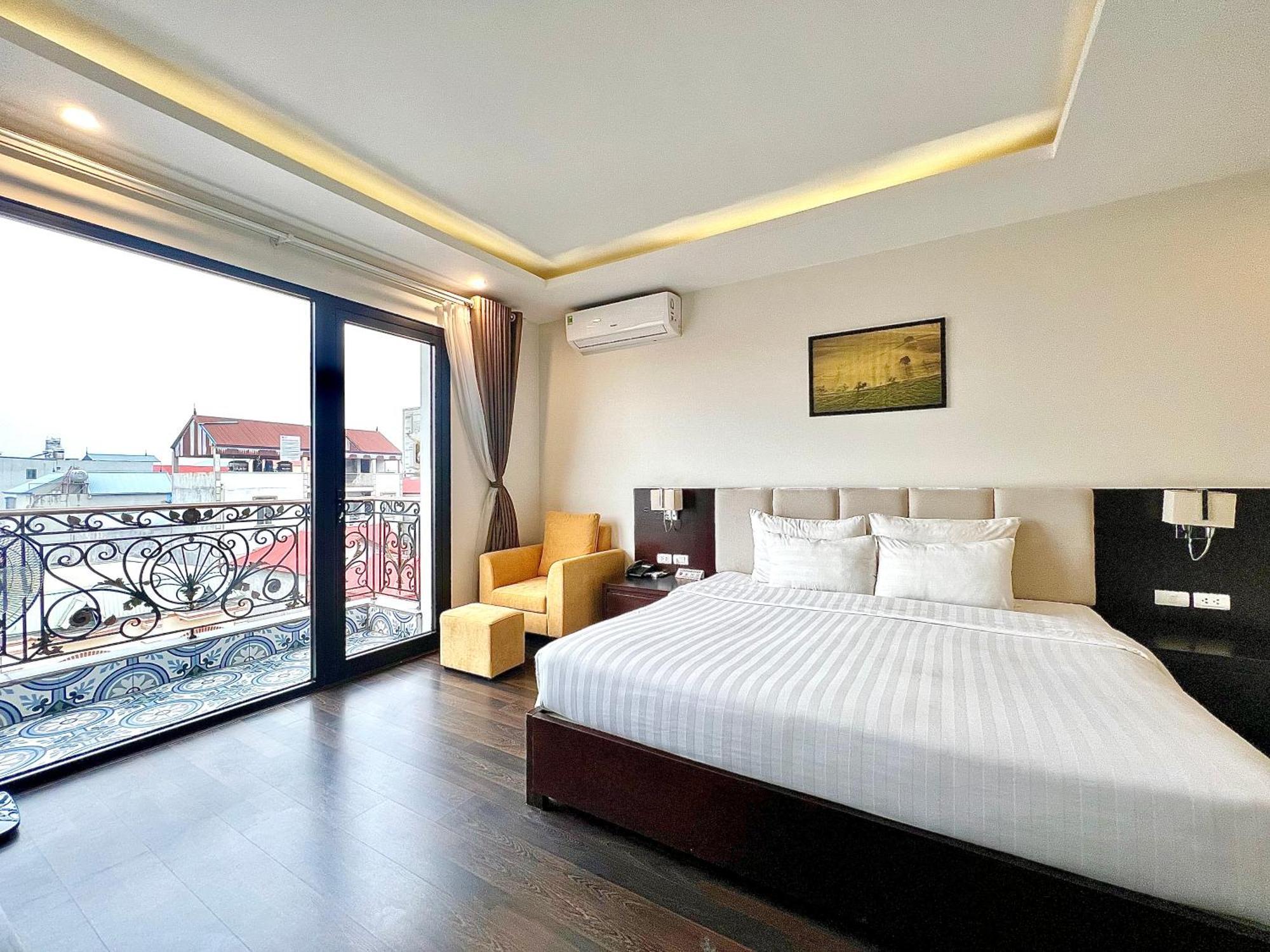 Paragon Noi Bai Hotel & Pool Hanoi Buitenkant foto