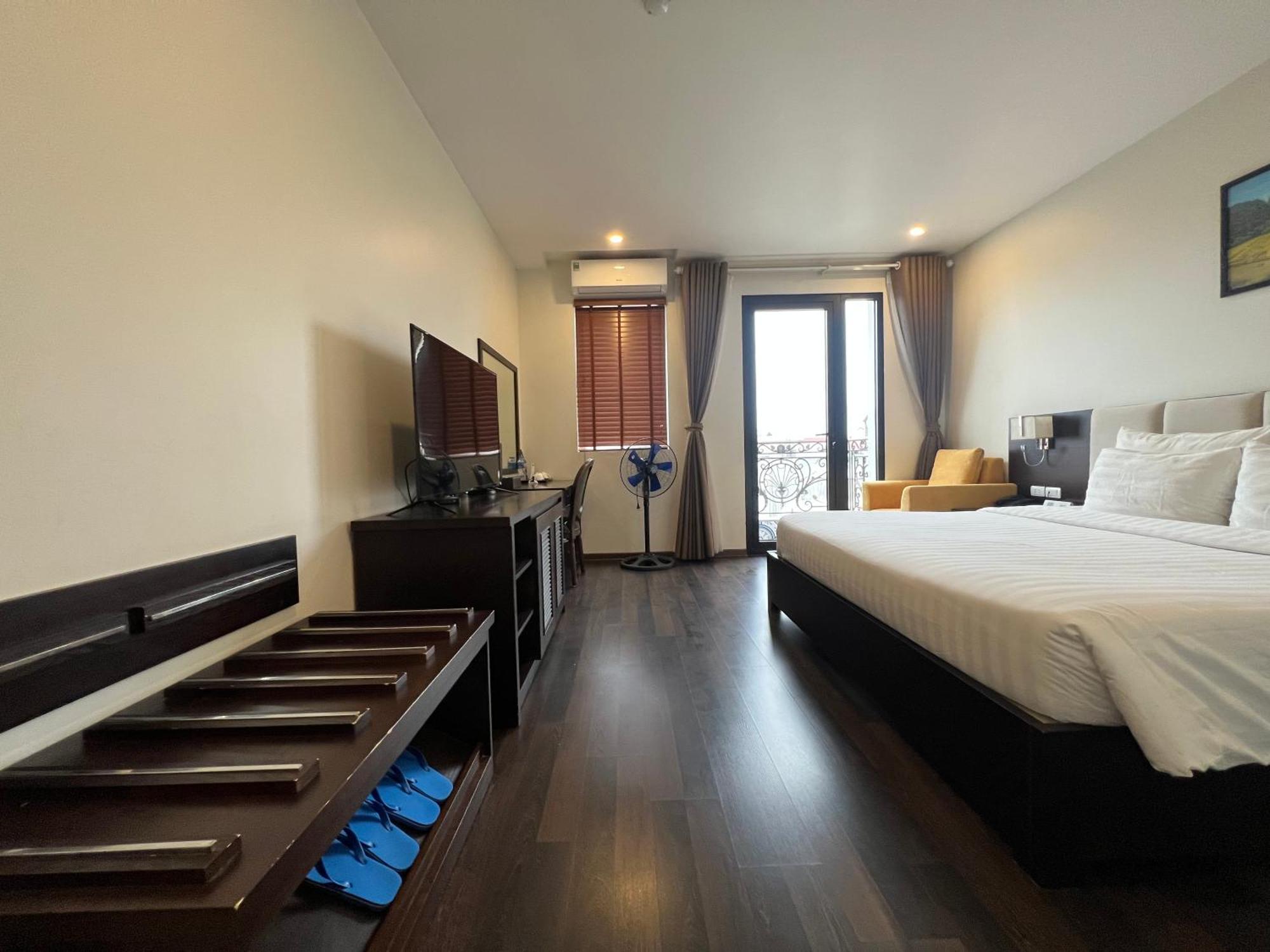 Paragon Noi Bai Hotel & Pool Hanoi Buitenkant foto