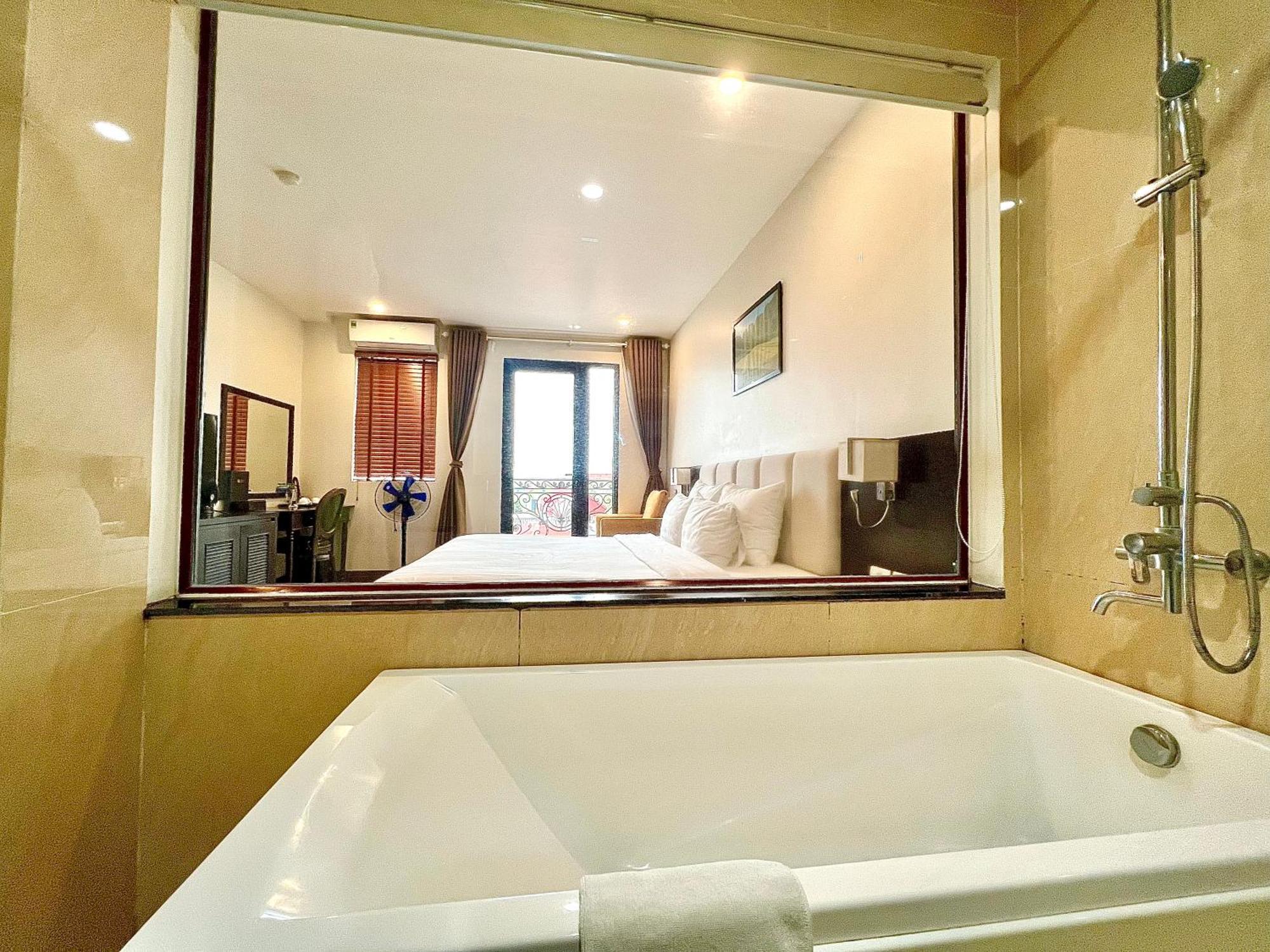 Paragon Noi Bai Hotel & Pool Hanoi Buitenkant foto