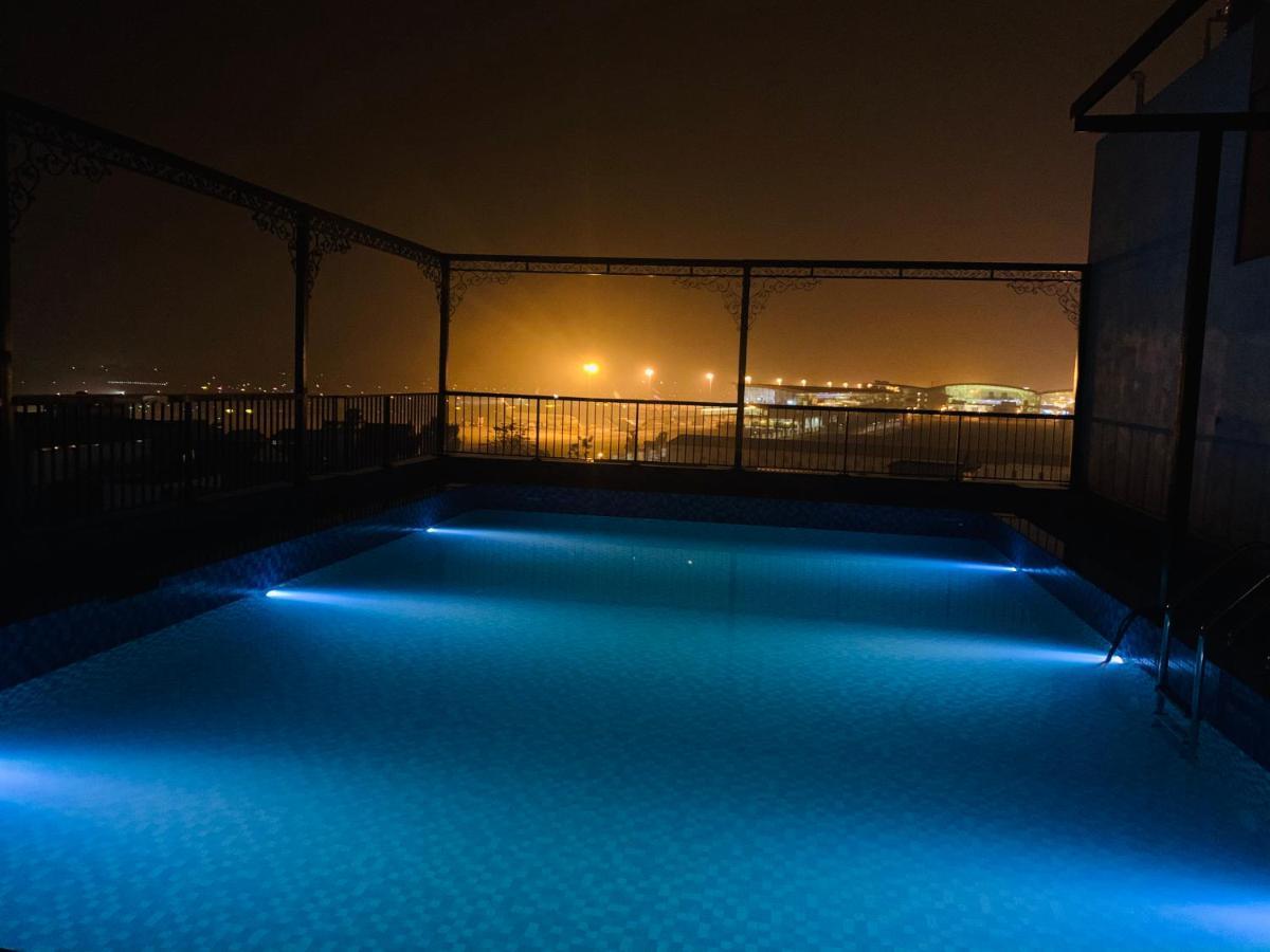 Paragon Noi Bai Hotel & Pool Hanoi Buitenkant foto
